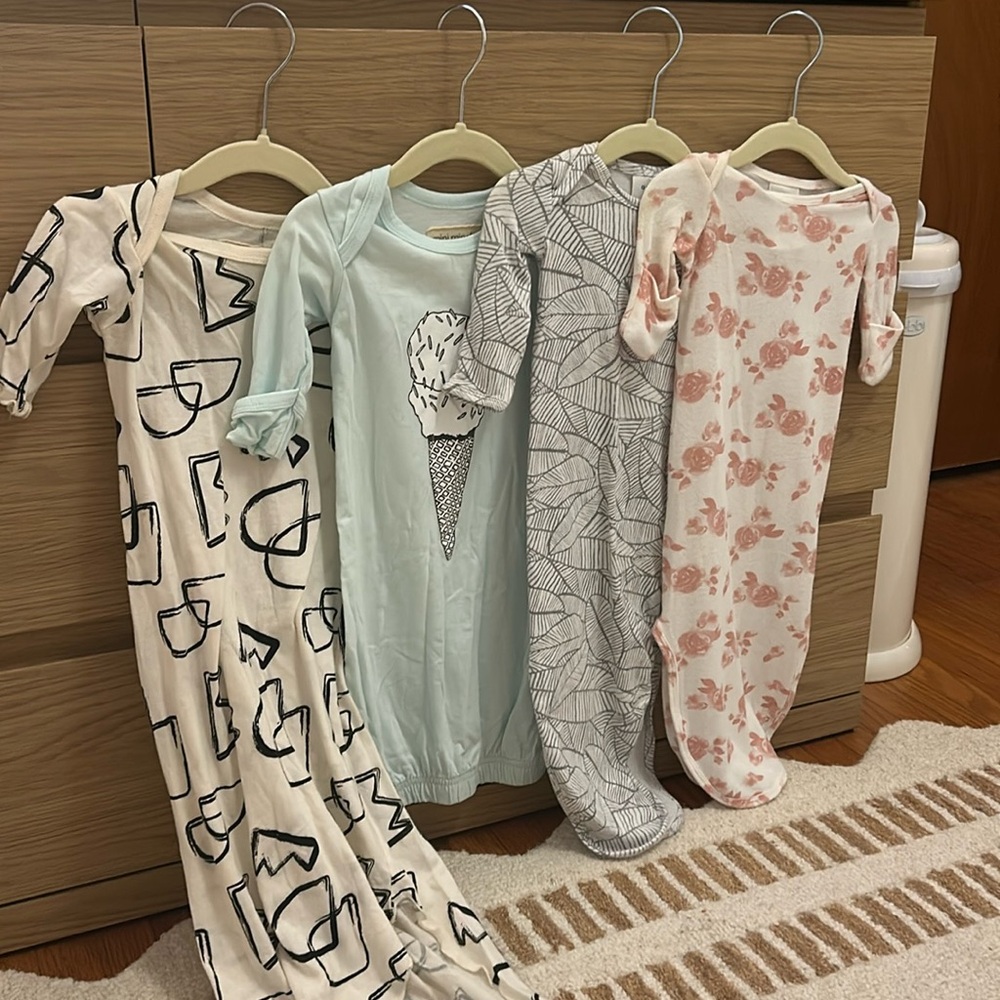4 knotted gowns for baby